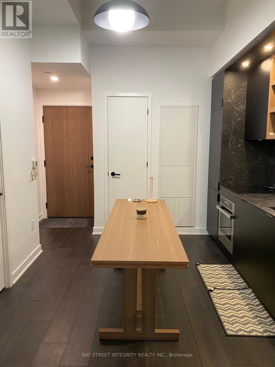 2009 - 55 Charles Street E, Toronto, ON - Indoor