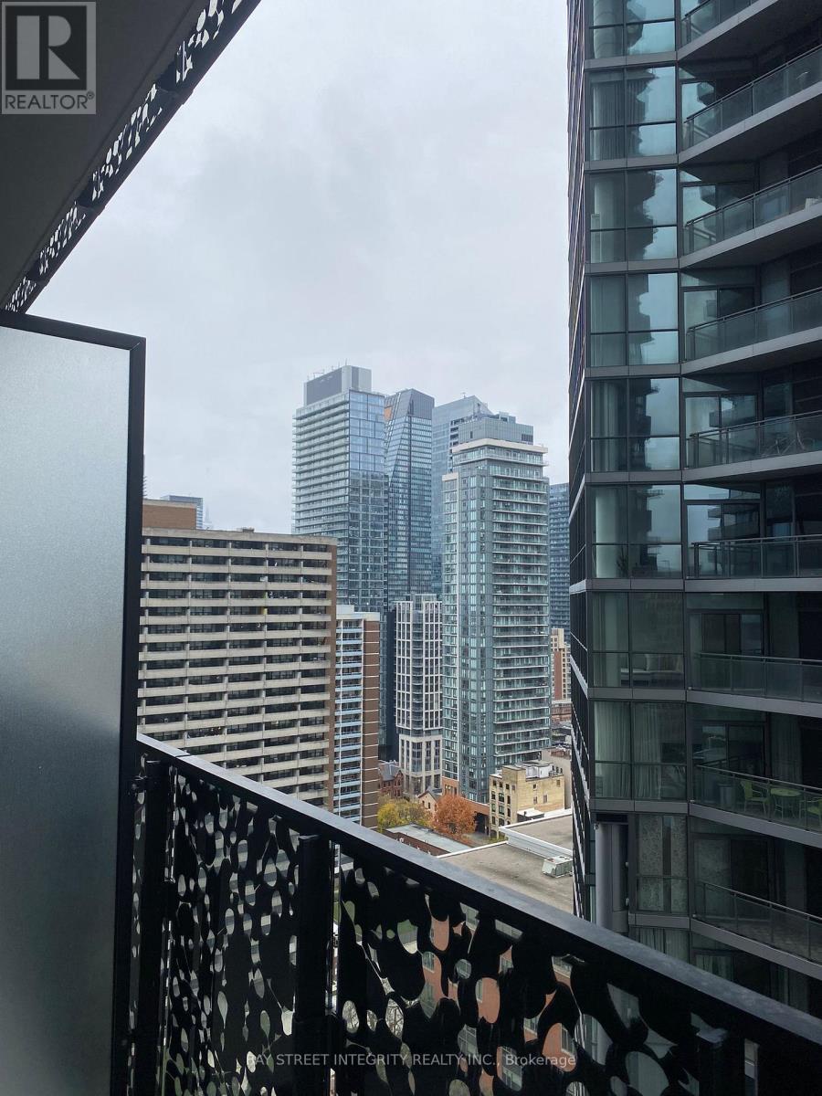 2009 - 55 Charles Street E, Toronto, ON - Outdoor