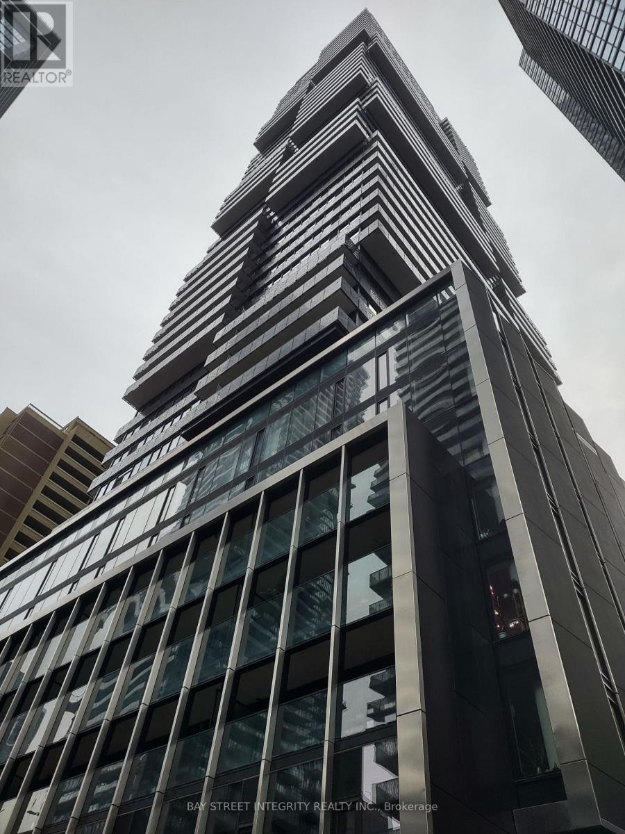 2009 - 55 Charles Street E, Toronto, ON - Outdoor