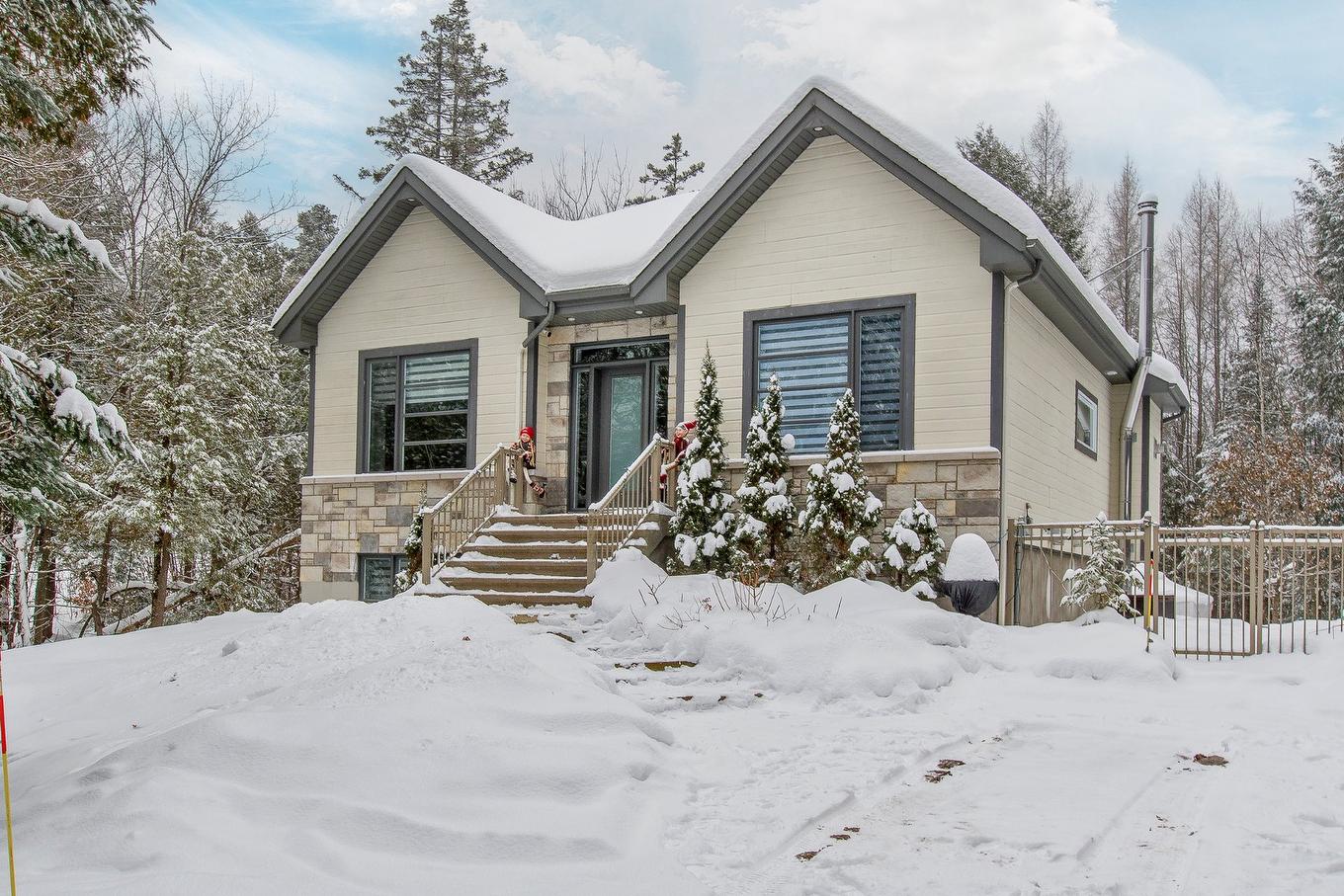 Façade - 73 Ch. Des Malards, Sainte-Anne-Des-Lacs, QC - Outdoor