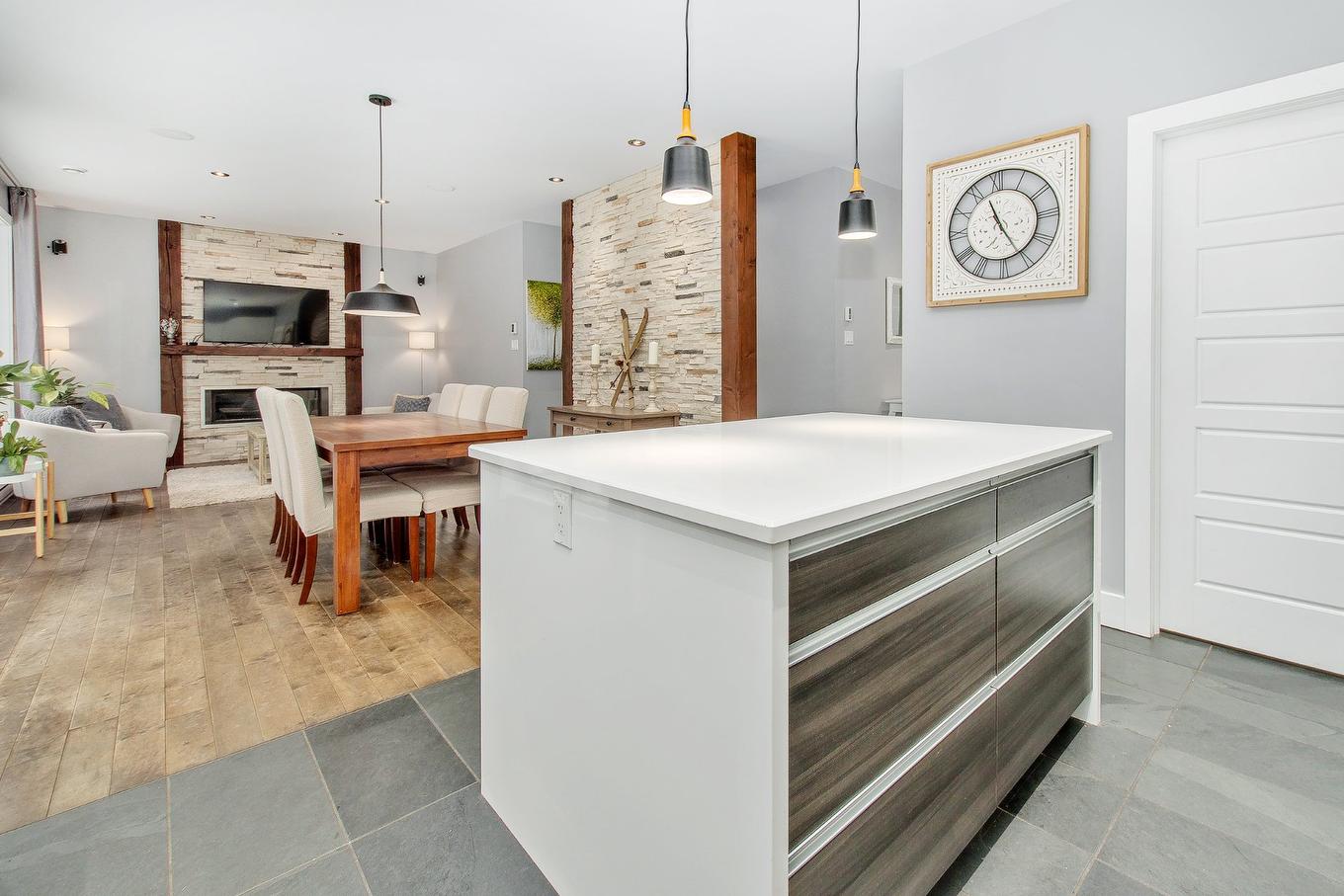 Cuisine - 73 Ch. Des Malards, Sainte-Anne-Des-Lacs, QC - Indoor Photo Showing Kitchen With Upgraded Kitchen