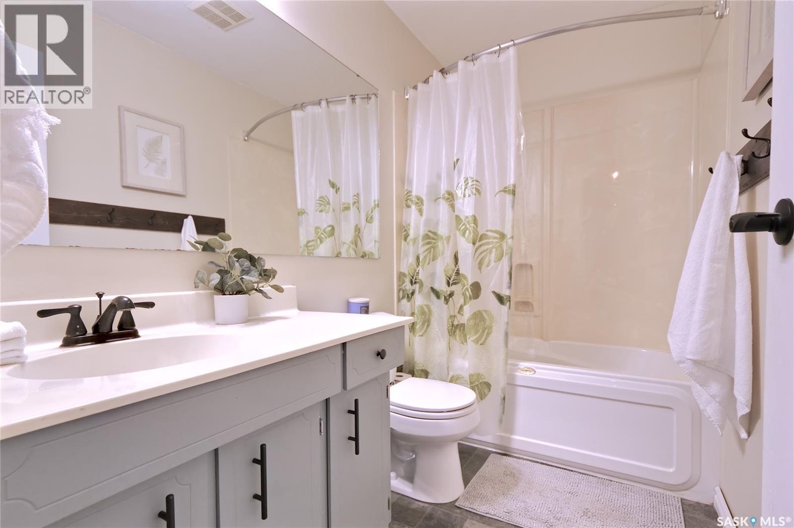56 Bluebell Crescent, Moose Jaw, SK - Indoor Photo Showing Bathroom