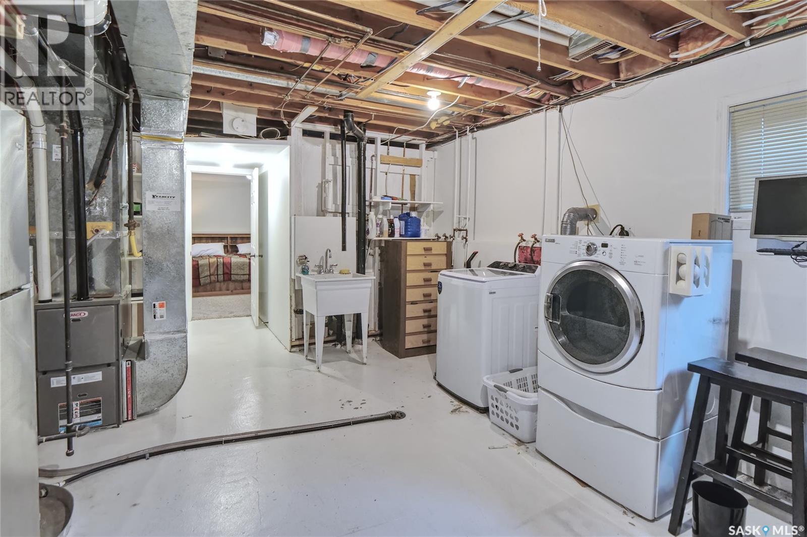 56 Bluebell Crescent, Moose Jaw, SK - Indoor Photo Showing Laundry Room