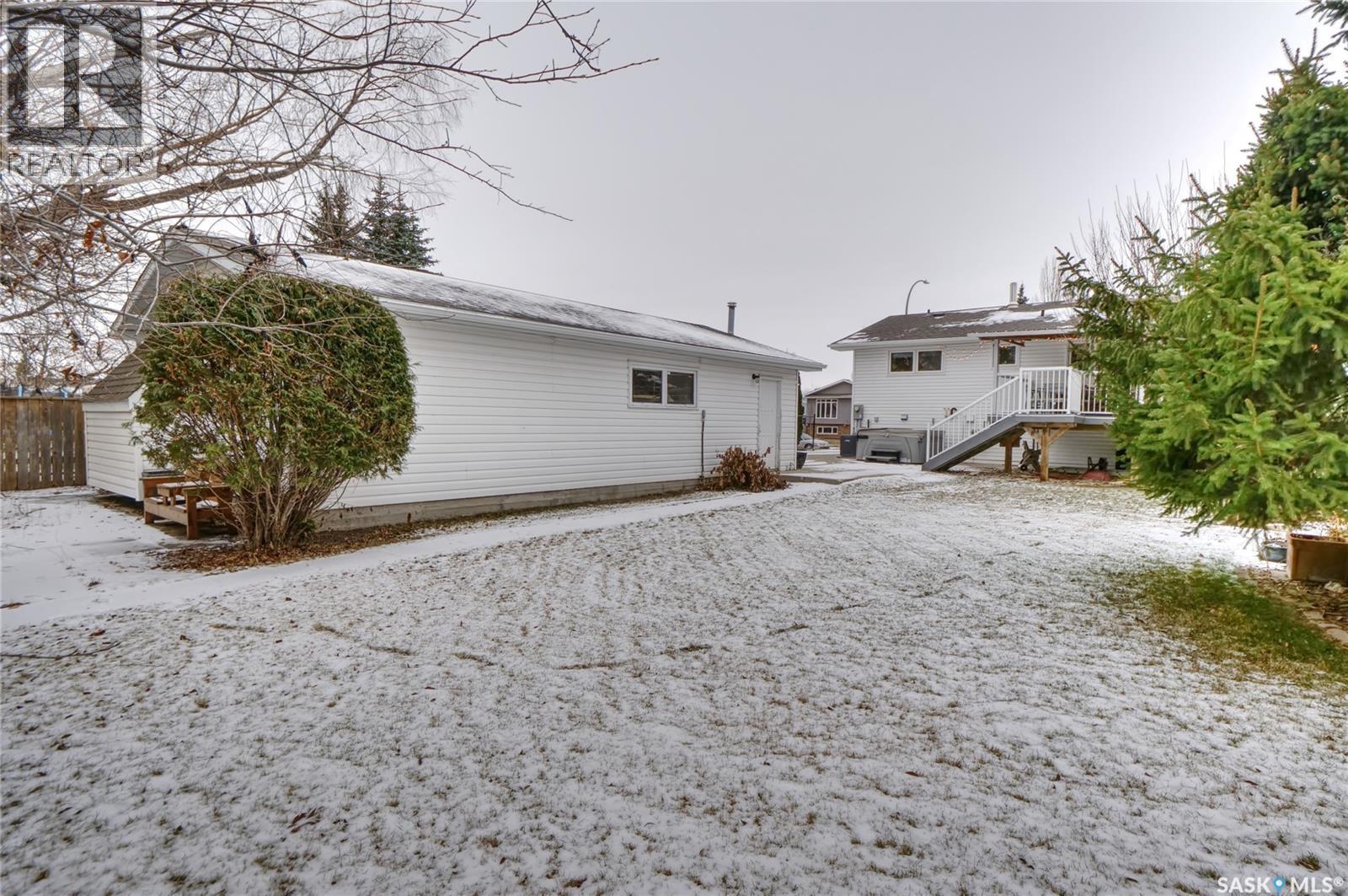 56 Bluebell Crescent, Moose Jaw, SK - Outdoor