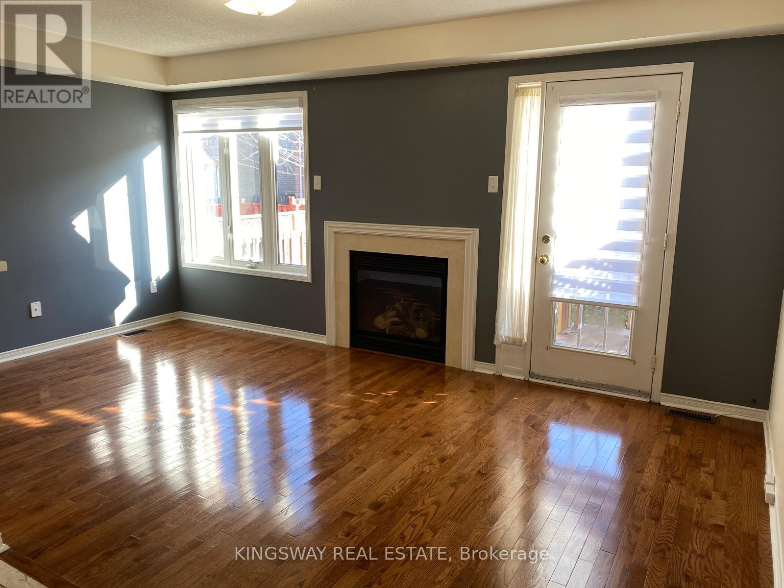 3022 Mission Hill Drive, Mississauga, ON - Indoor With Fireplace