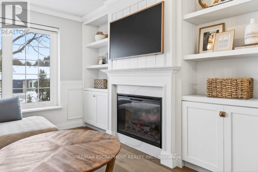 16 Forestgate Drive, Hamilton, ON - Indoor With Fireplace