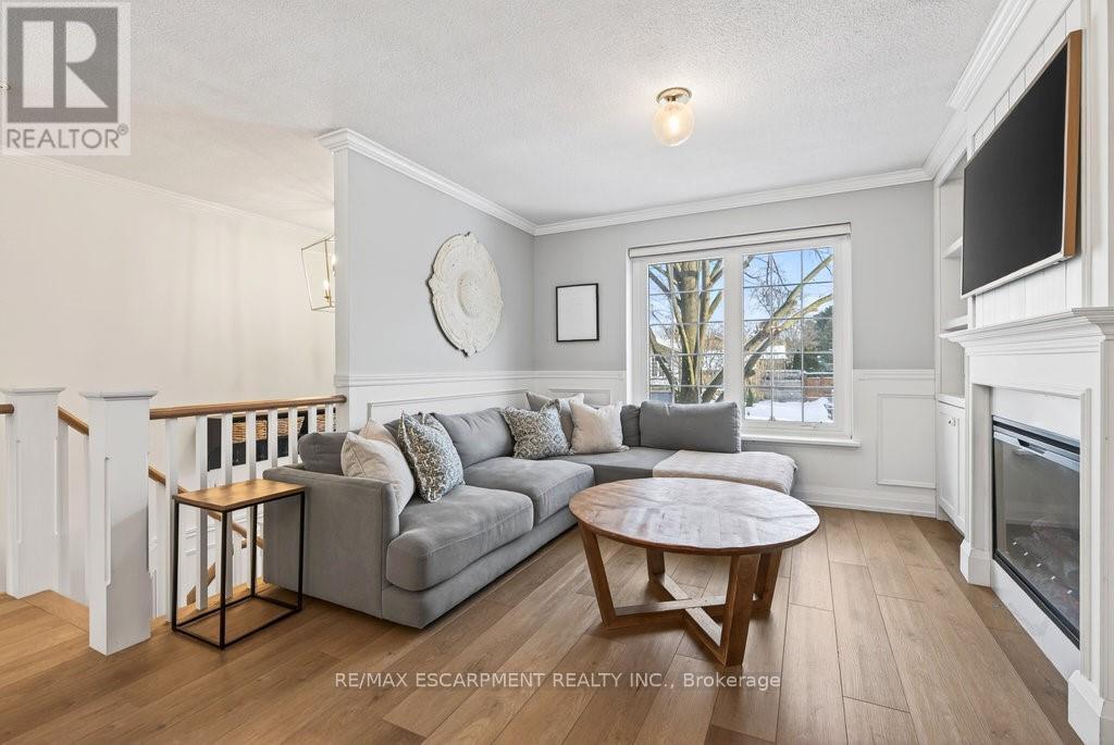 16 Forestgate Drive, Hamilton, ON - Indoor Photo Showing Living Room With Fireplace