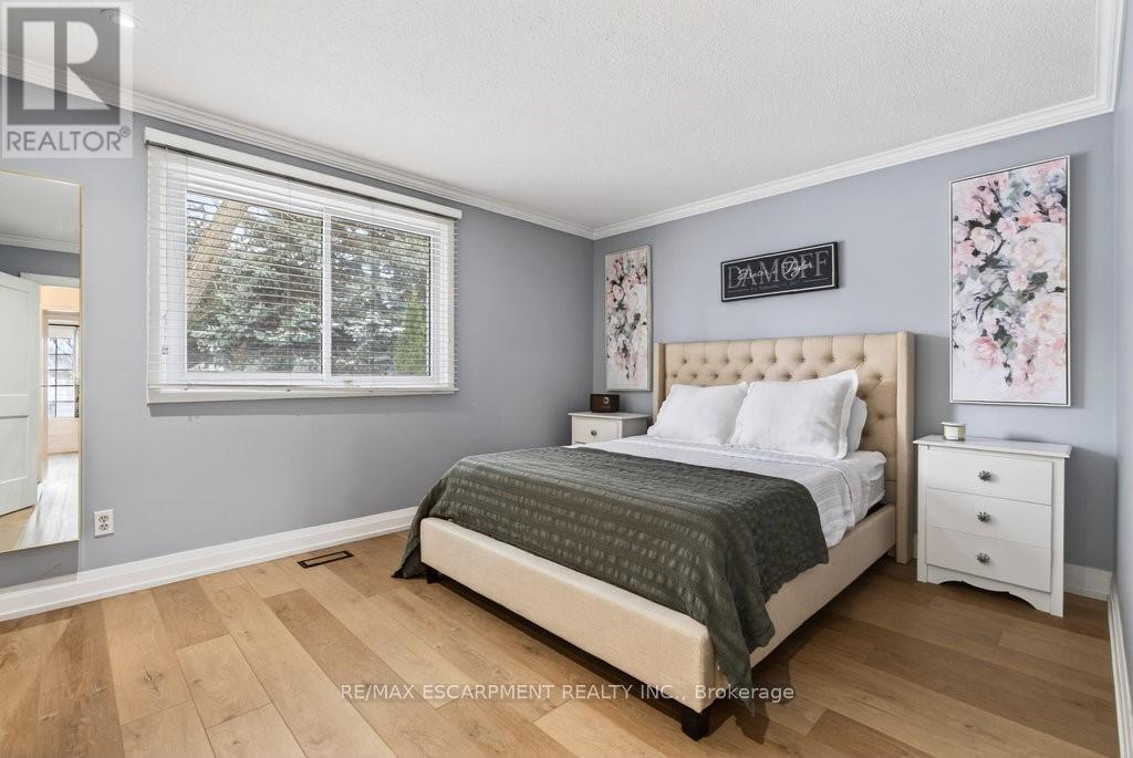 16 Forestgate Drive, Hamilton, ON - Indoor Photo Showing Bedroom