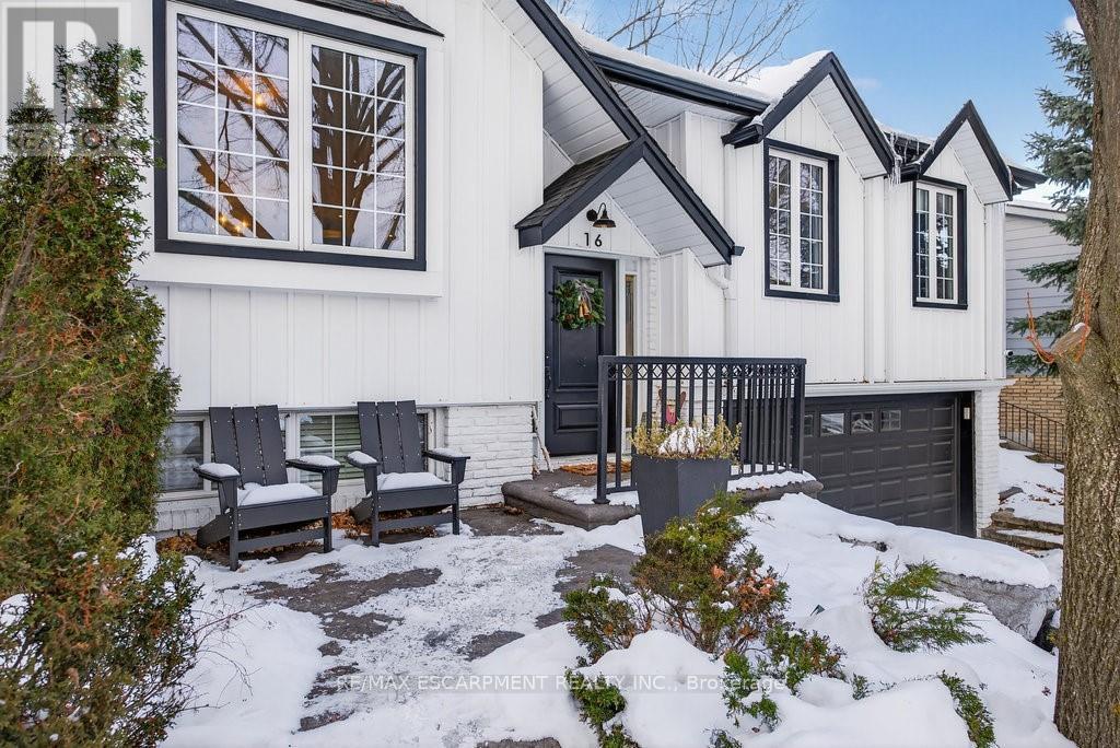 16 Forestgate Drive, Hamilton, ON - Outdoor With Deck Patio Veranda