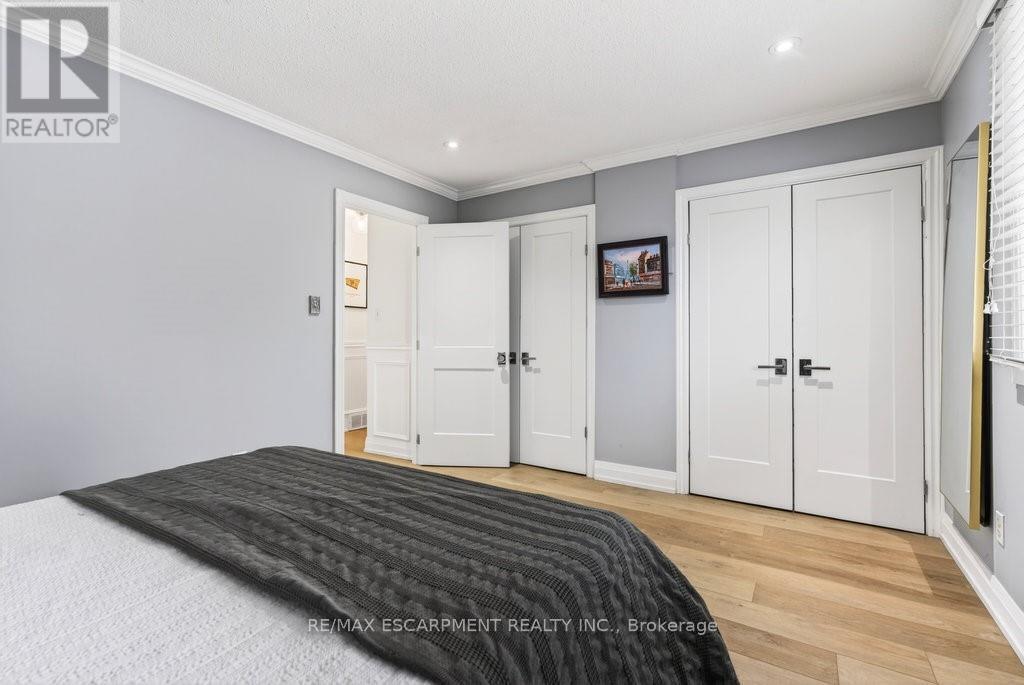 16 Forestgate Drive, Hamilton, ON - Indoor Photo Showing Bedroom