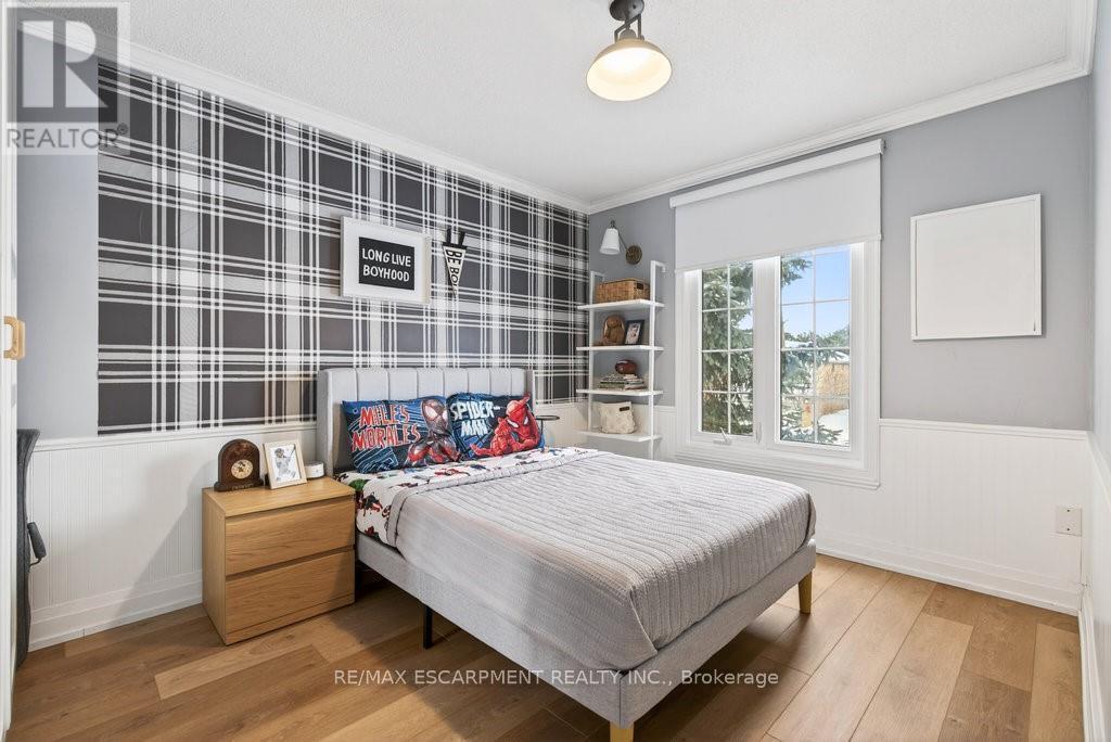 16 Forestgate Drive, Hamilton, ON - Indoor Photo Showing Bedroom