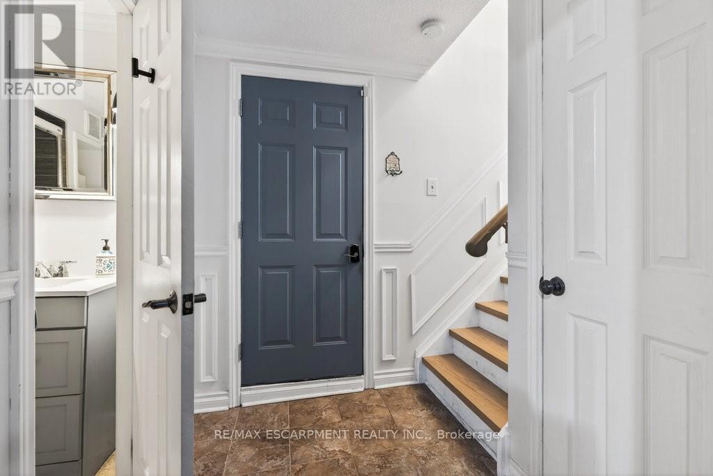 16 Forestgate Drive, Hamilton, ON - Indoor Photo Showing Other Room