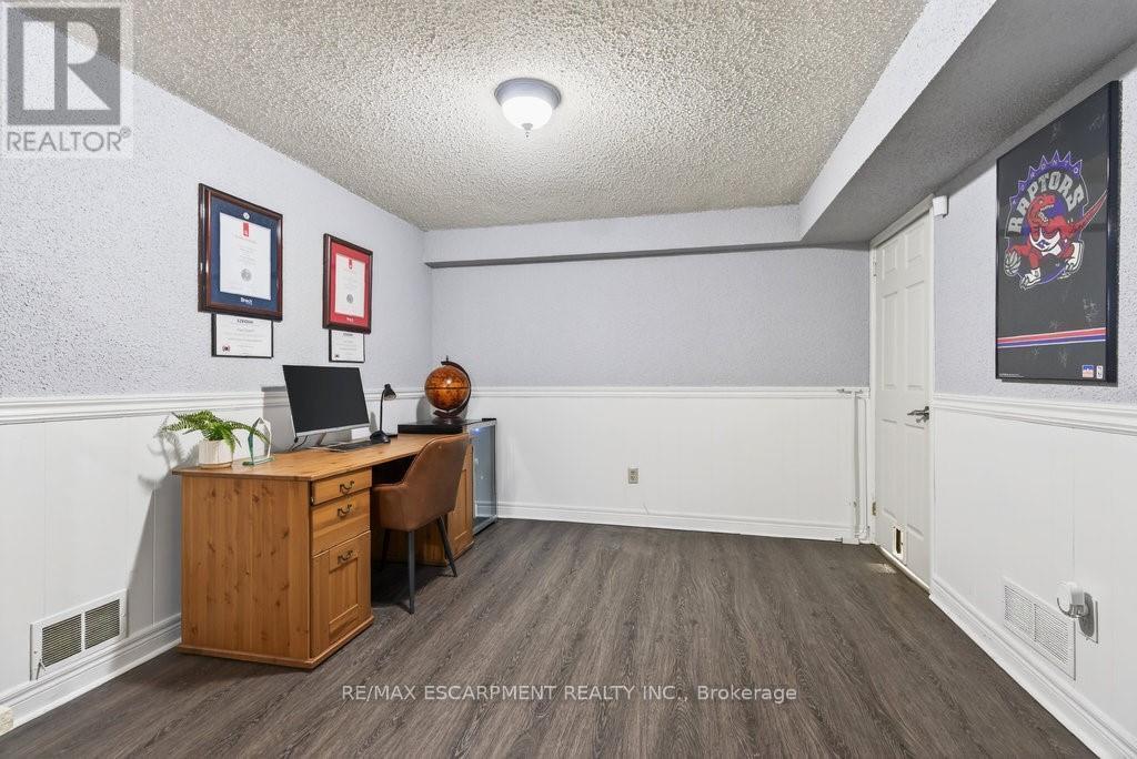 16 Forestgate Drive, Hamilton, ON - Indoor