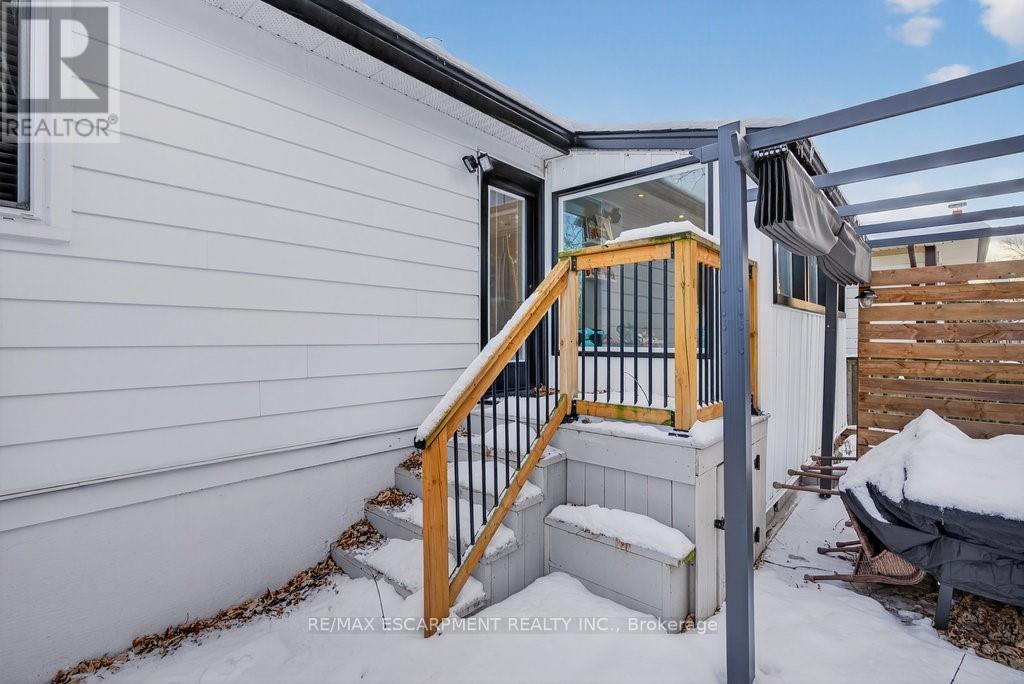 16 Forestgate Drive, Hamilton, ON - Outdoor With Exterior