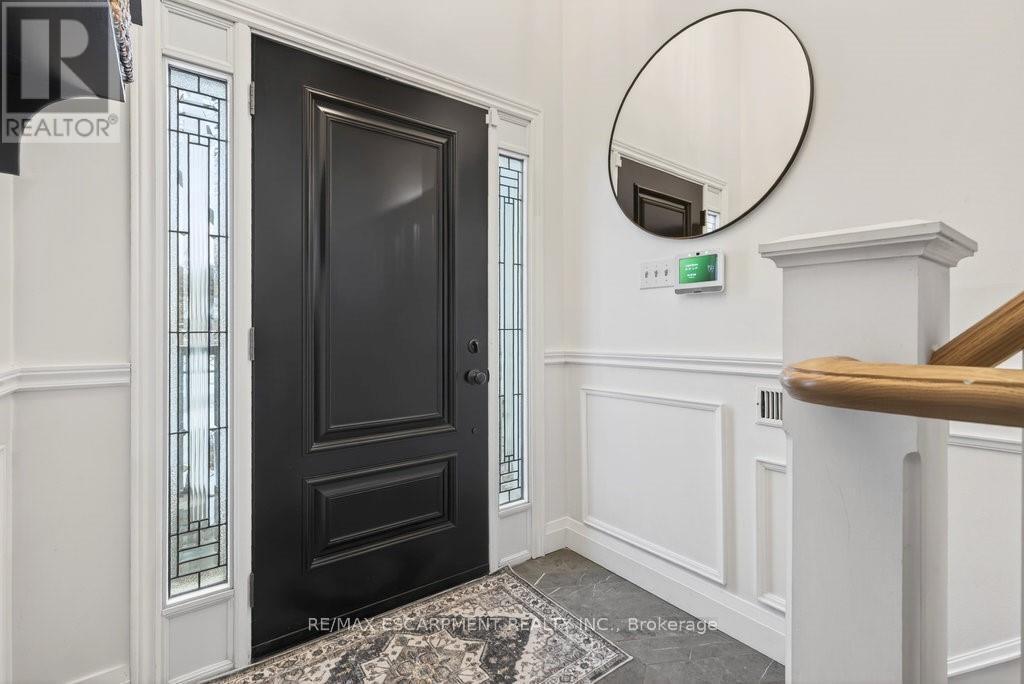 16 Forestgate Drive, Hamilton, ON - Indoor Photo Showing Other Room