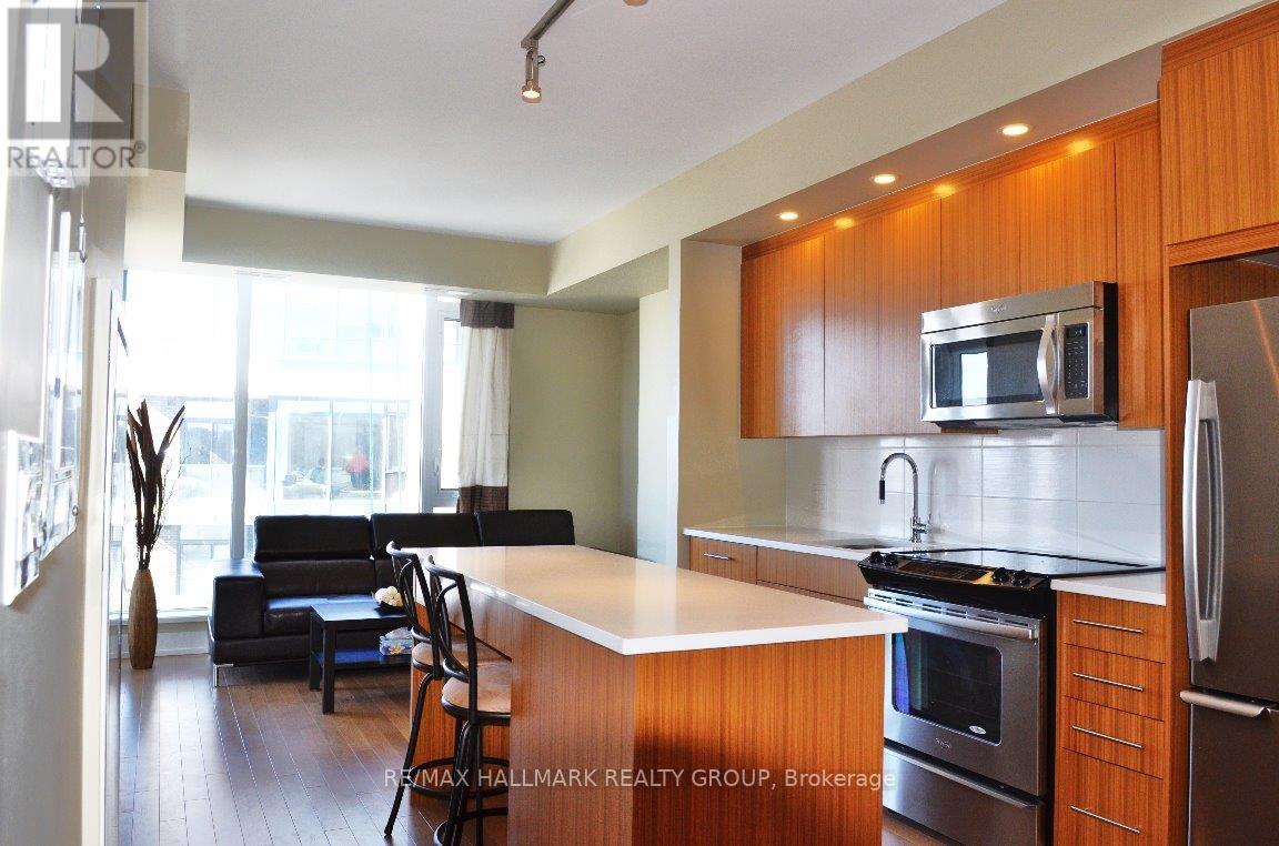 618 - 360 Patricia Avenue, Ottawa, ON - Indoor Photo Showing Kitchen