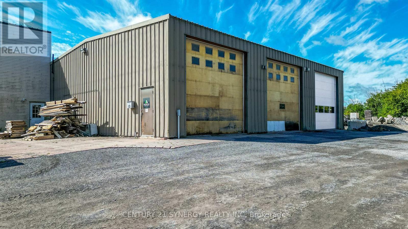 950 Moodie Drive, Ottawa, ON