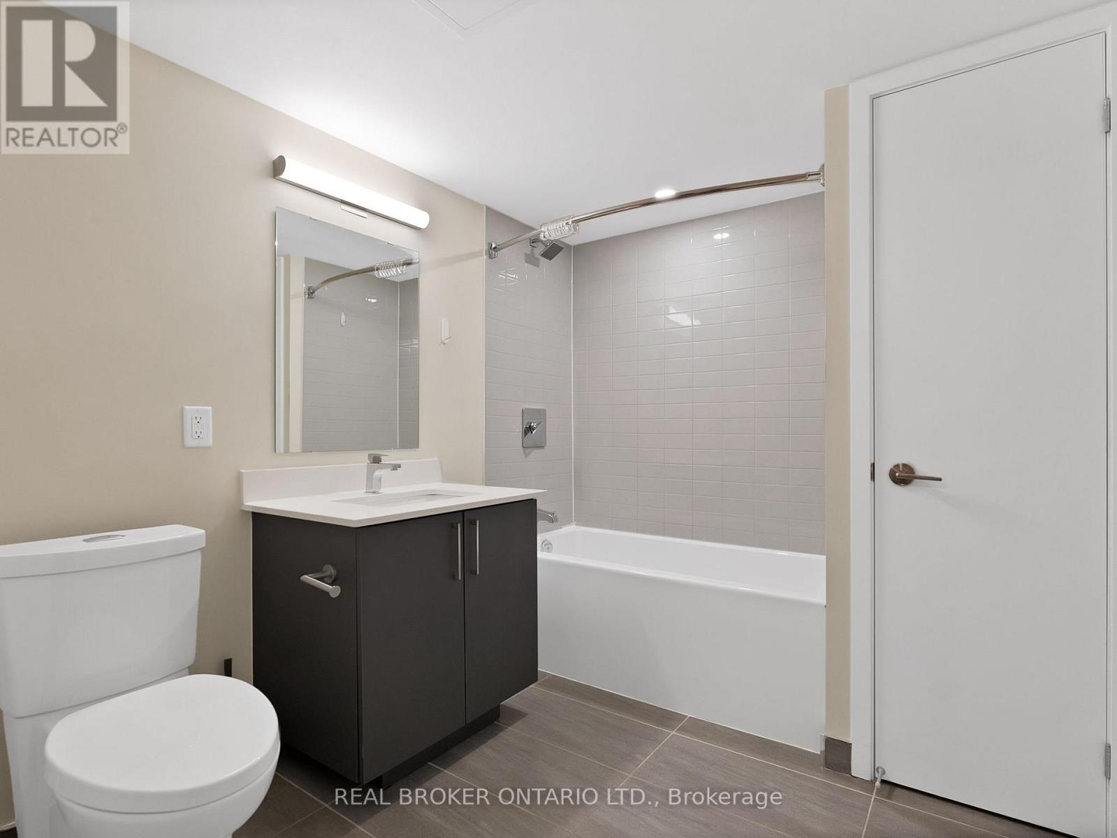 405 - 38 Monte Kwinter Court, Toronto, ON - Indoor Photo Showing Bathroom
