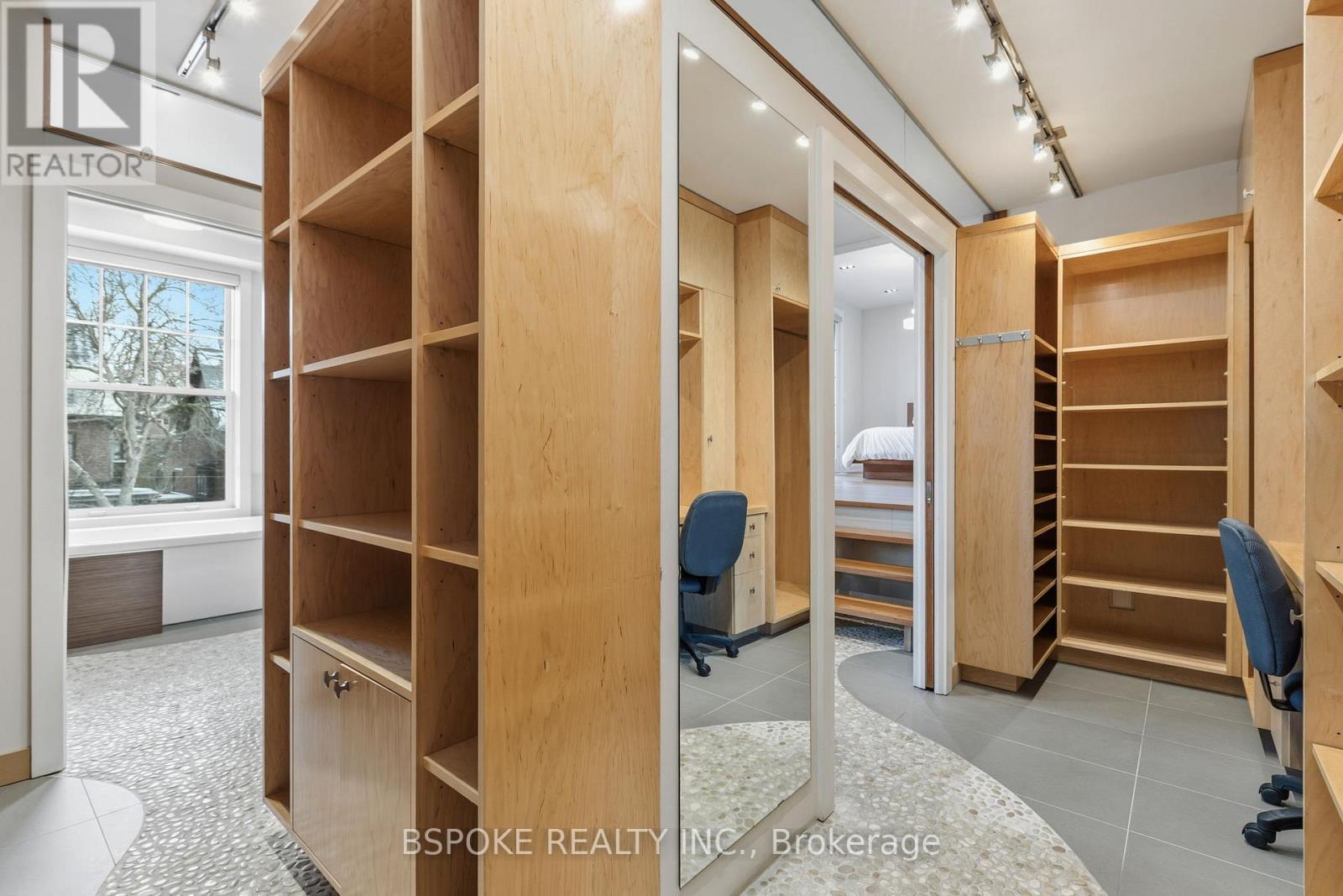 Main - 90 Madison Avenue, Toronto, ON - Indoor