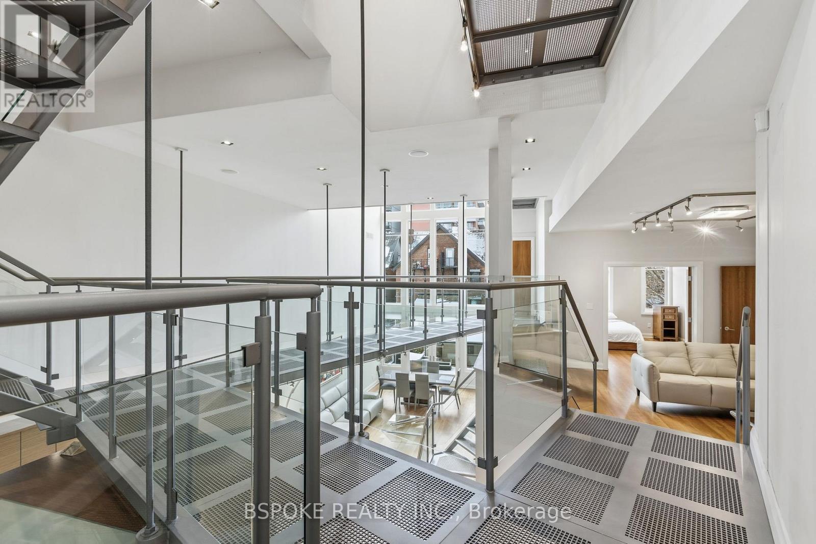 Main - 90 Madison Avenue, Toronto, ON - Indoor Photo Showing Other Room