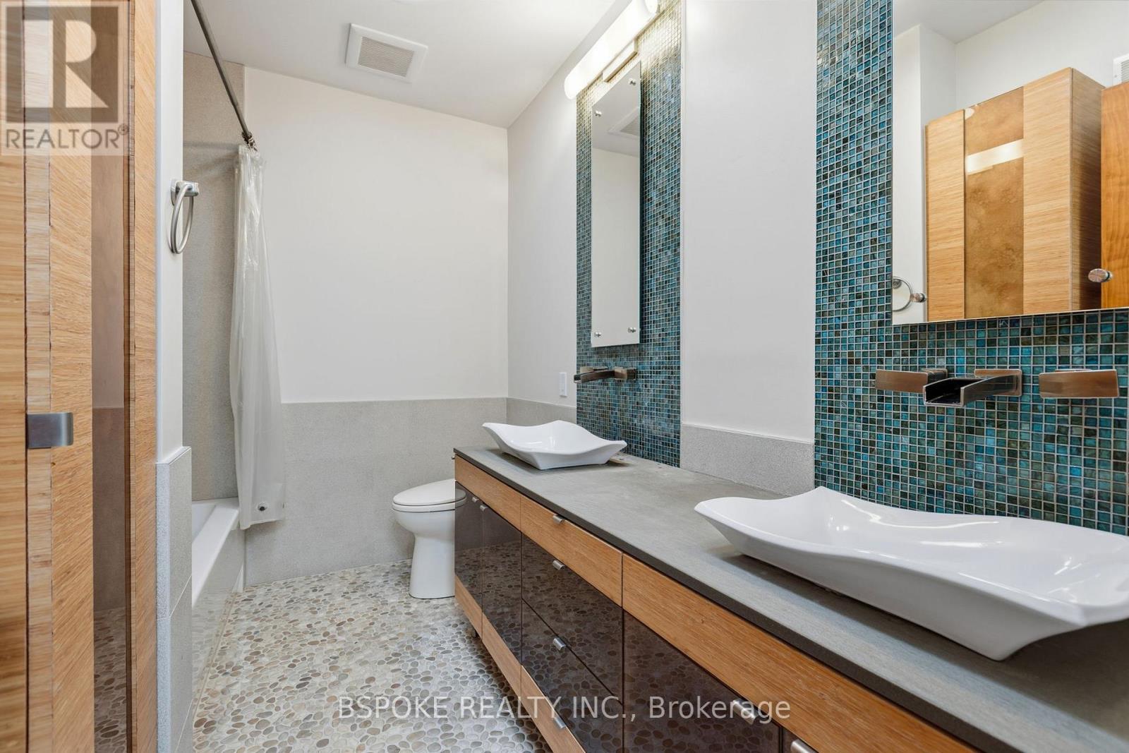 Main - 90 Madison Avenue, Toronto, ON - Indoor Photo Showing Bathroom