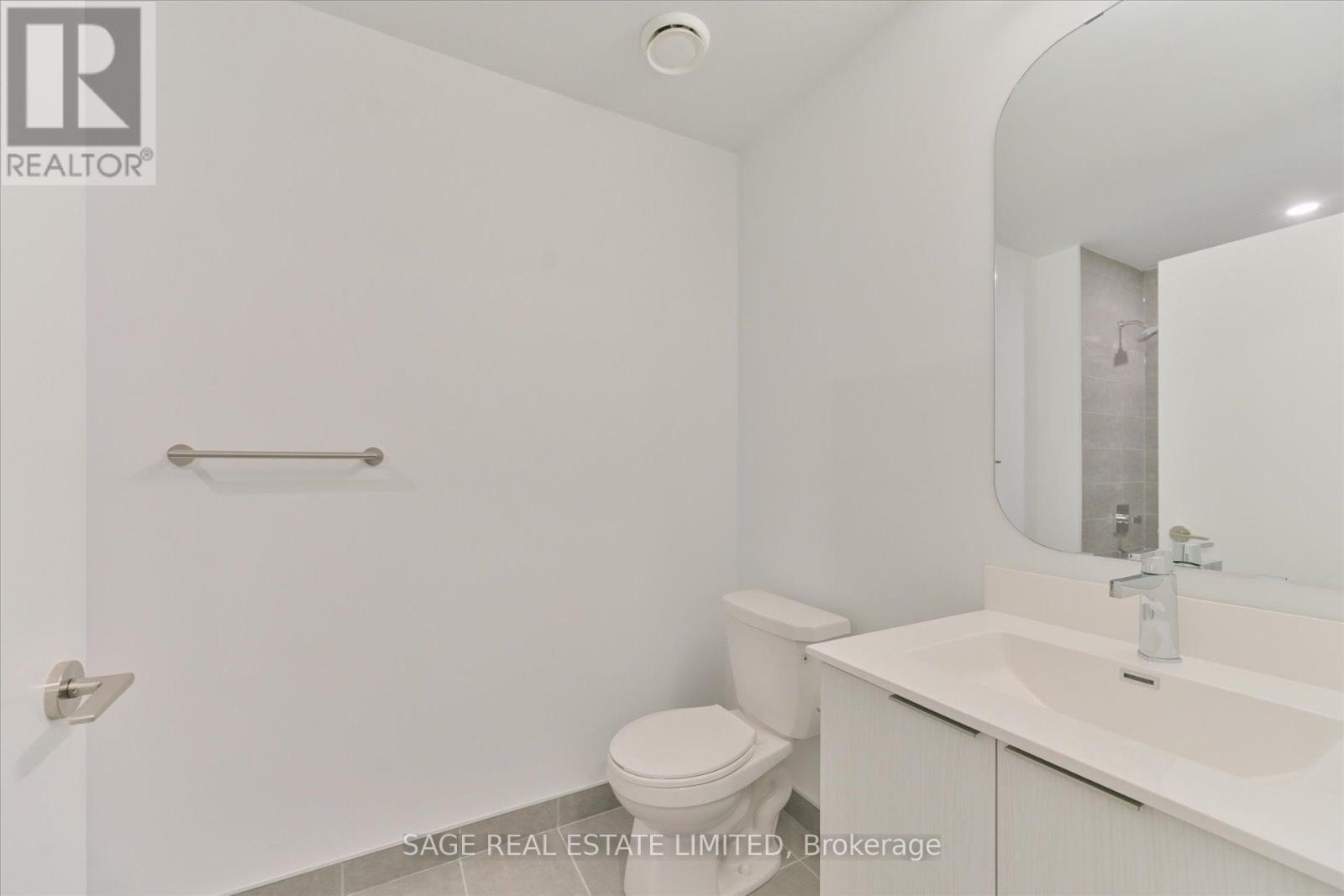 723 - 15 Richardson Street, Toronto, ON - Indoor Photo Showing Bathroom