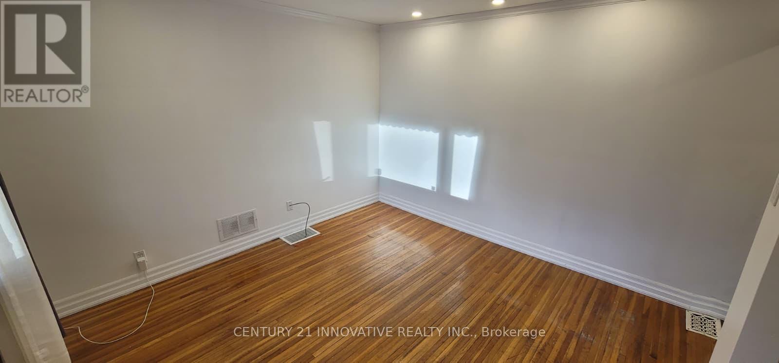 1 - 249 Highland Avenue, Oshawa, ON - Indoor Photo Showing Other Room