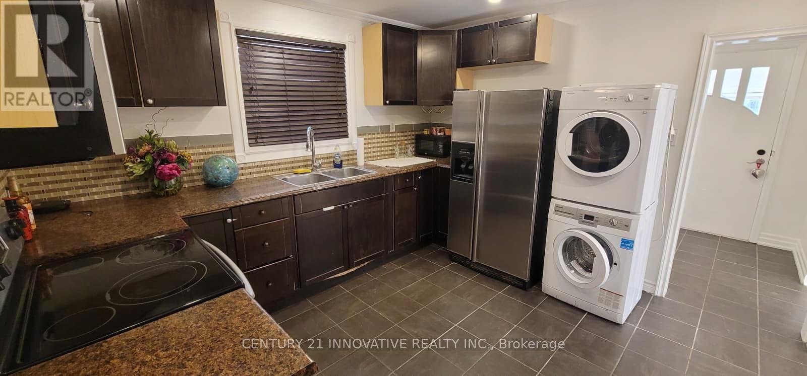 1 - 249 Highland Avenue, Oshawa, ON - Indoor Photo Showing Laundry Room