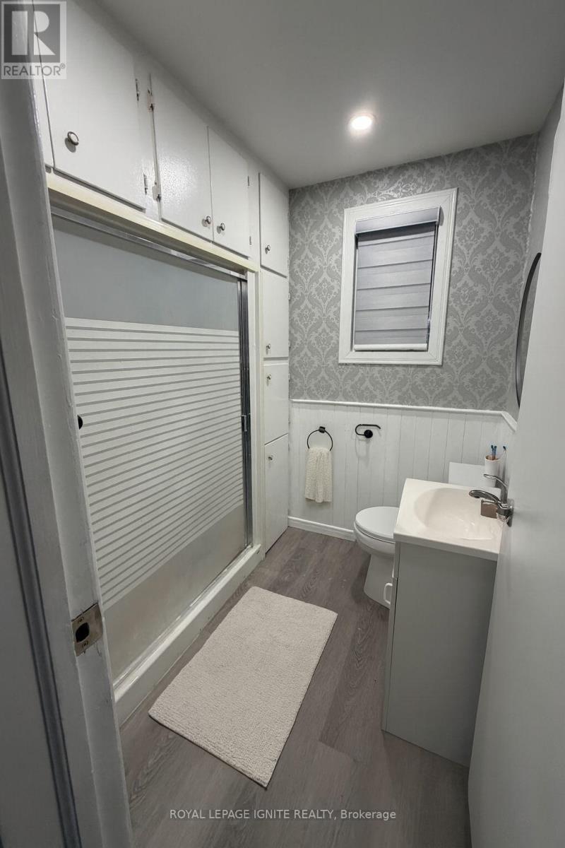 187 Twyn Rivers Drive, Pickering, ON - Indoor Photo Showing Bathroom
