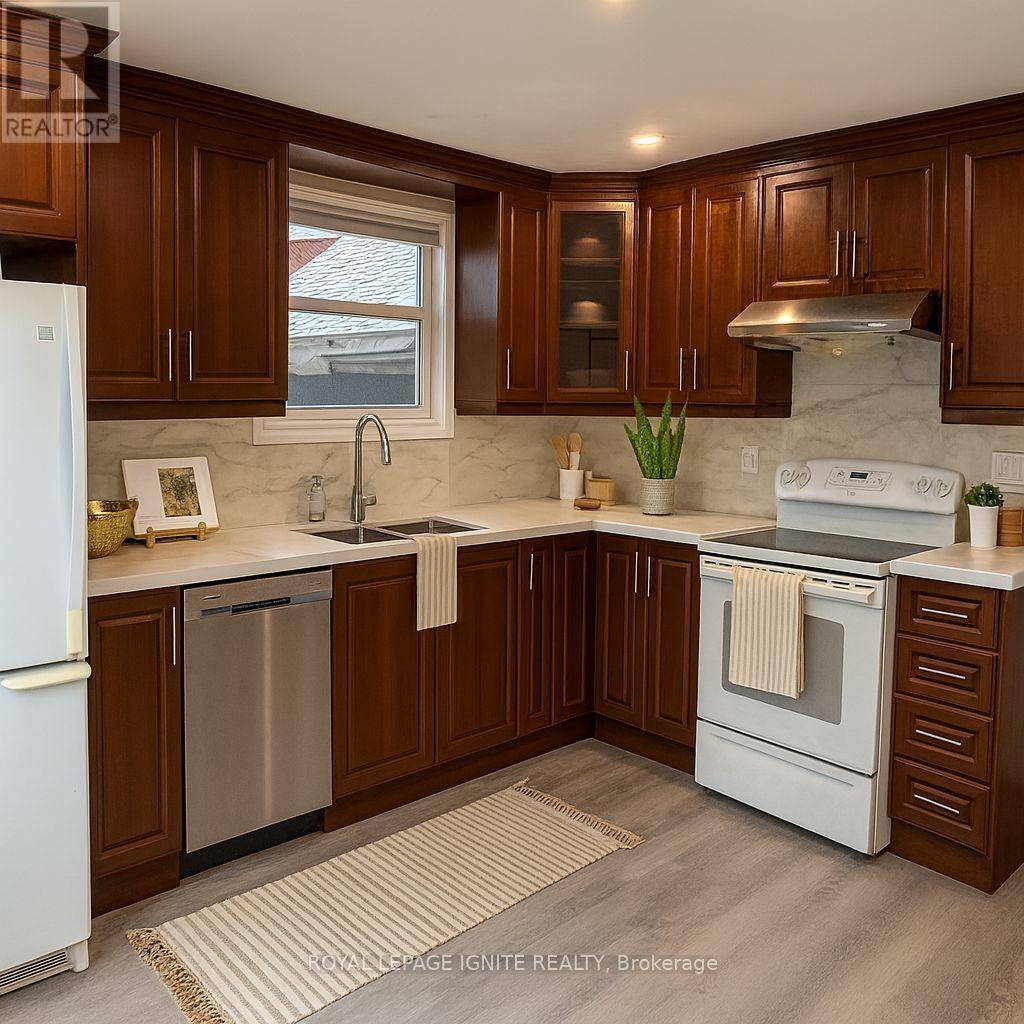 187 Twyn Rivers Drive, Pickering, ON - Indoor Photo Showing Kitchen With Double Sink