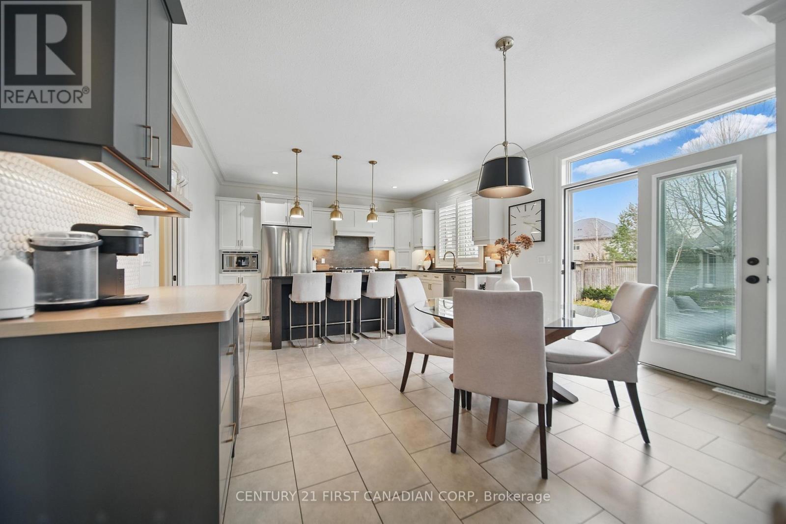 3442 Settlement Place, London South (South V), ON - Indoor Photo Showing Dining Room