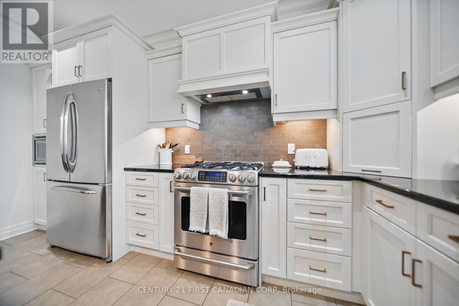3442 Settlement Place, London South (South V), ON - Indoor Photo Showing Kitchen With Upgraded Kitchen