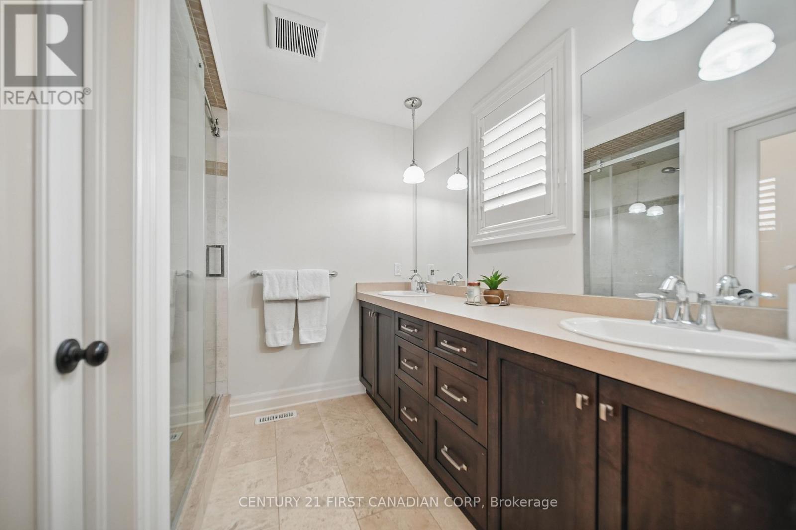 3442 Settlement Place, London South (South V), ON - Indoor Photo Showing Bathroom