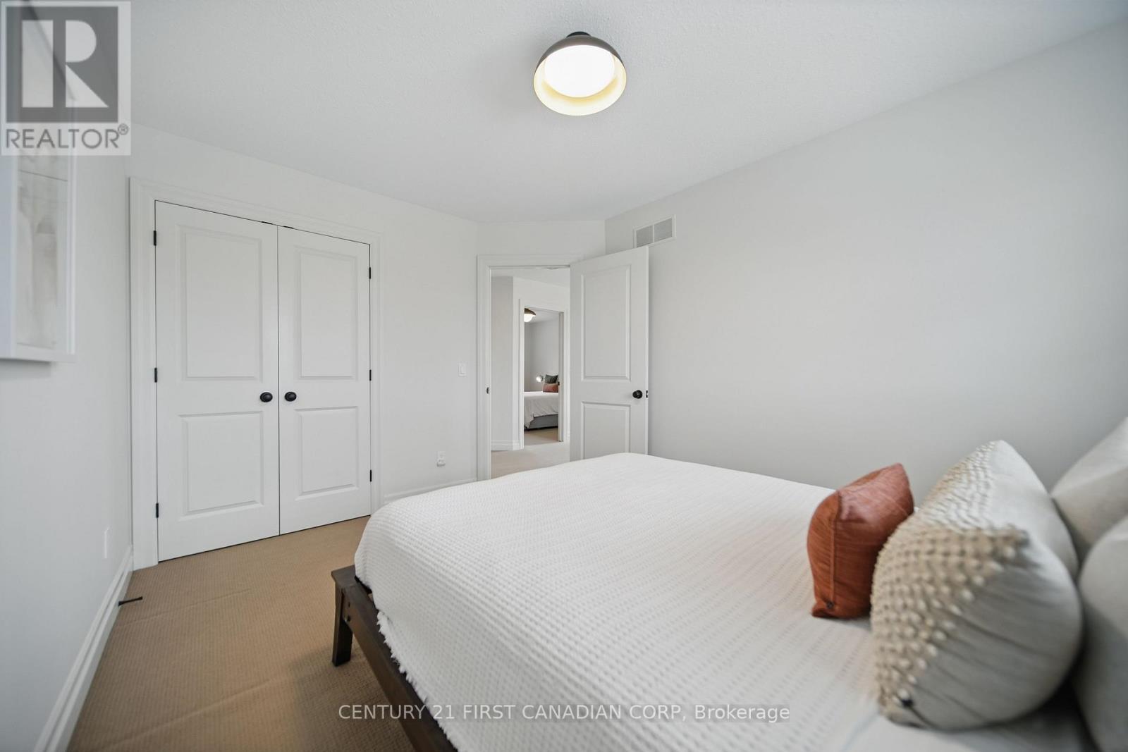 3442 Settlement Place, London South (South V), ON - Indoor Photo Showing Bedroom