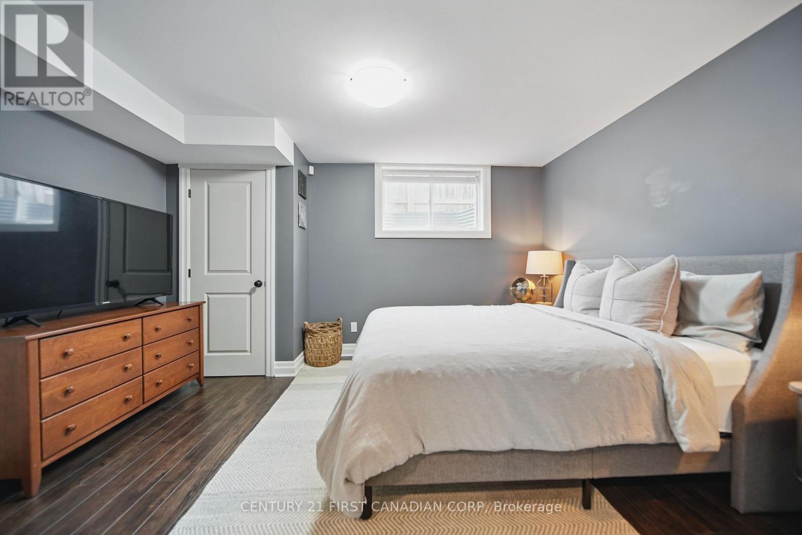 3442 Settlement Place, London South (South V), ON - Indoor Photo Showing Bedroom