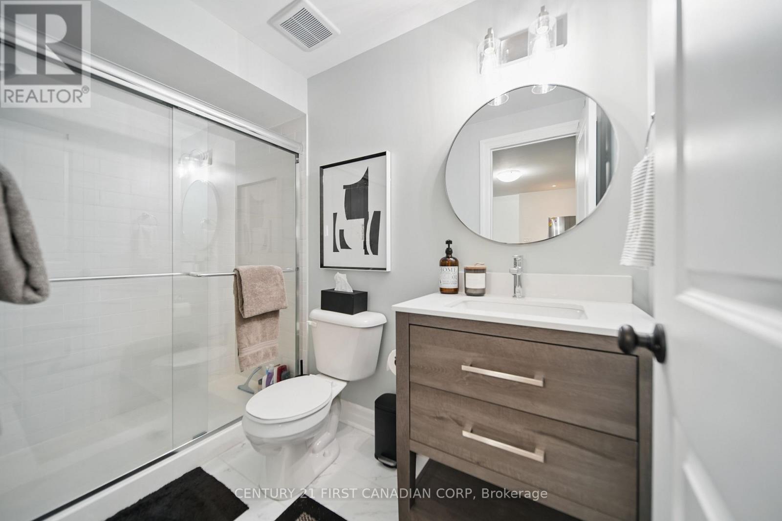 3442 Settlement Place, London South (South V), ON - Indoor Photo Showing Bathroom