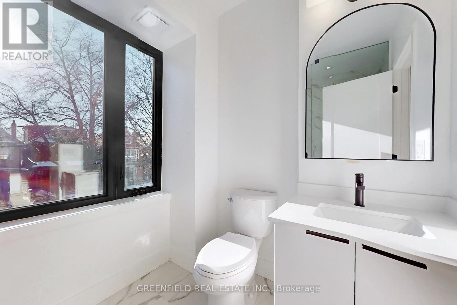 Upper - 168 Pearson Avenue, Toronto, ON - Indoor Photo Showing Bathroom