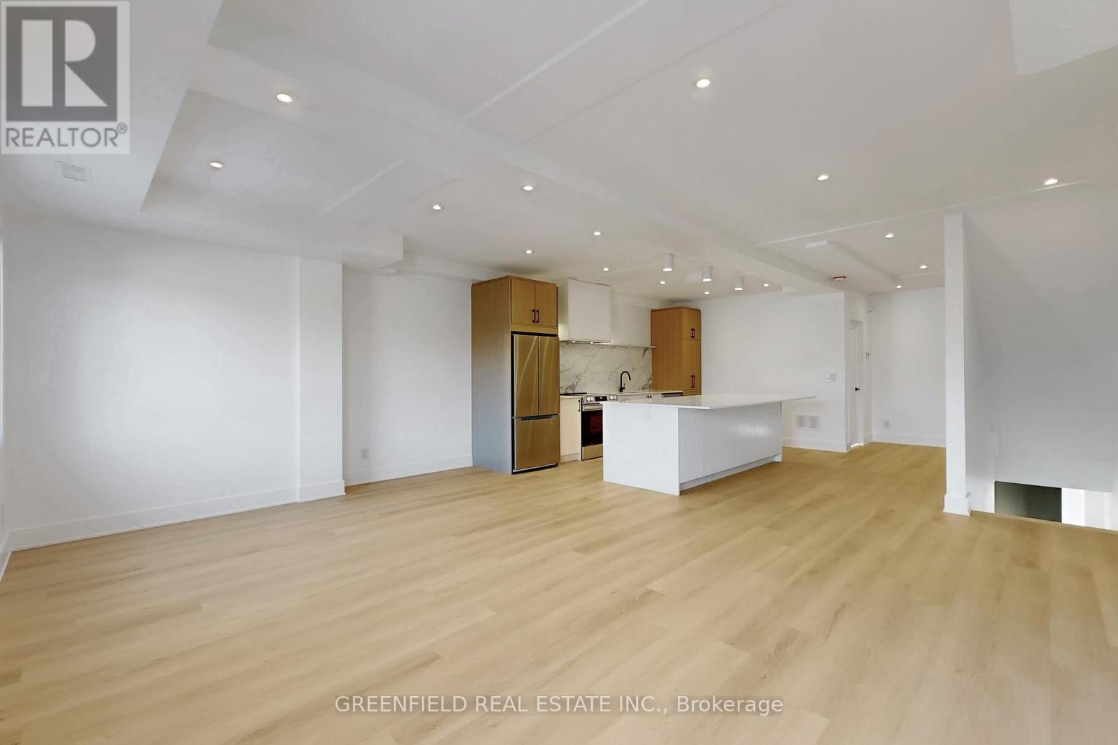 Upper - 168 Pearson Avenue, Toronto, ON - Indoor Photo Showing Kitchen