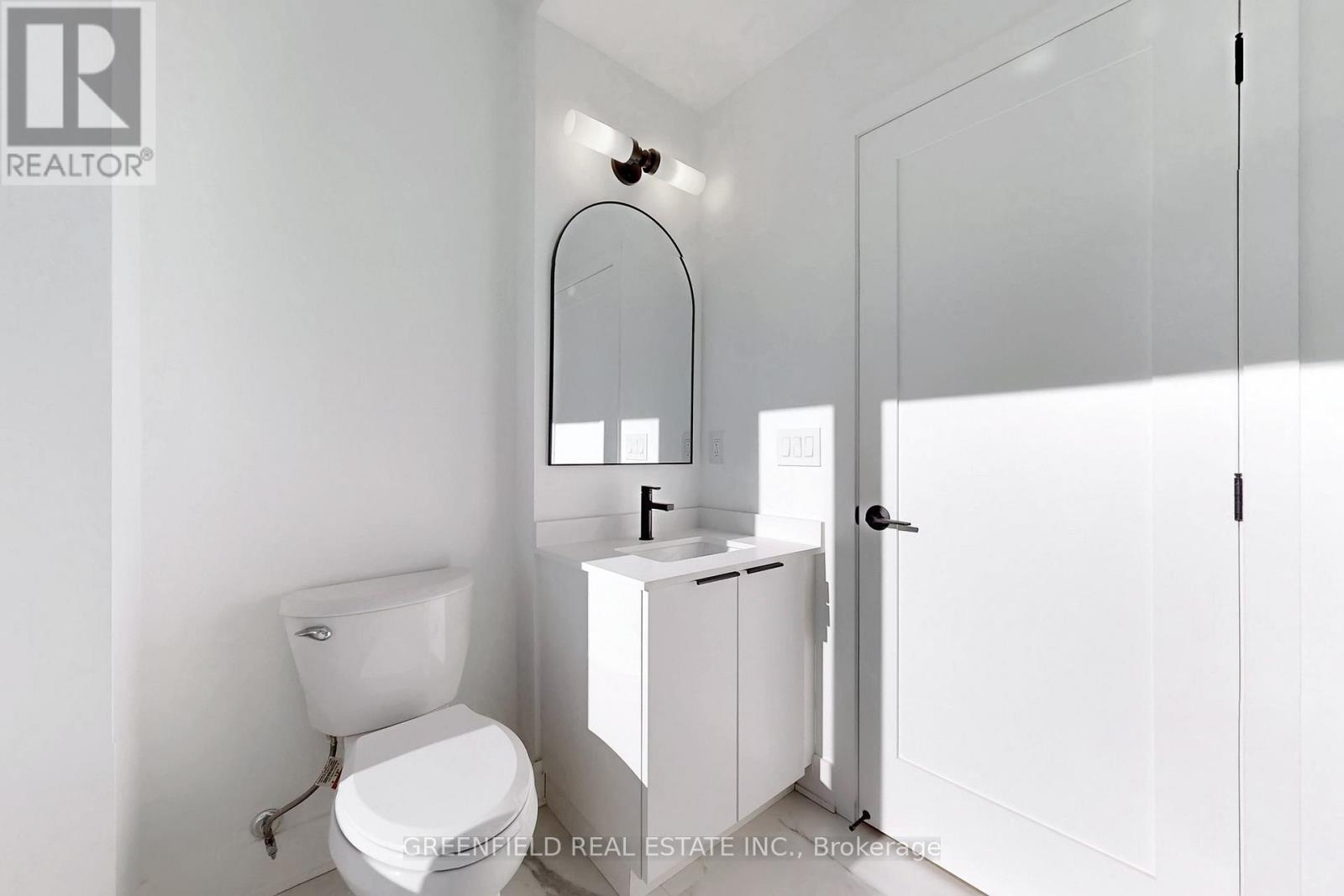 Upper - 168 Pearson Avenue, Toronto, ON - Indoor Photo Showing Bathroom