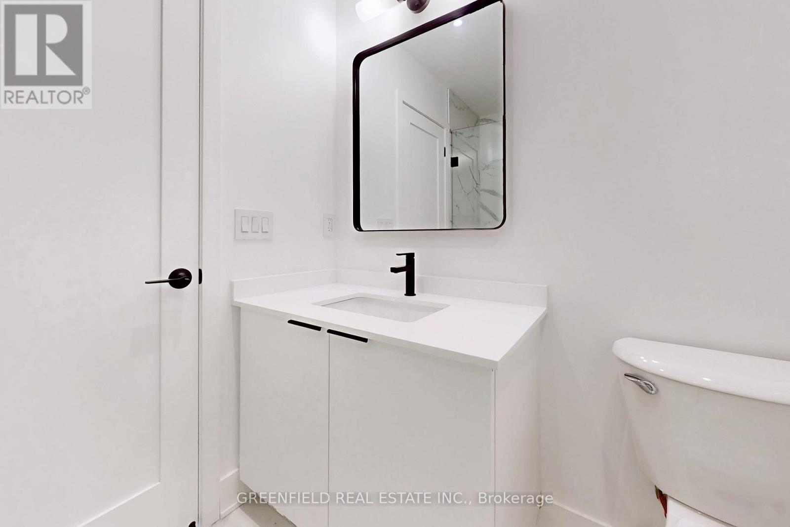 Upper - 168 Pearson Avenue, Toronto, ON - Indoor Photo Showing Bathroom