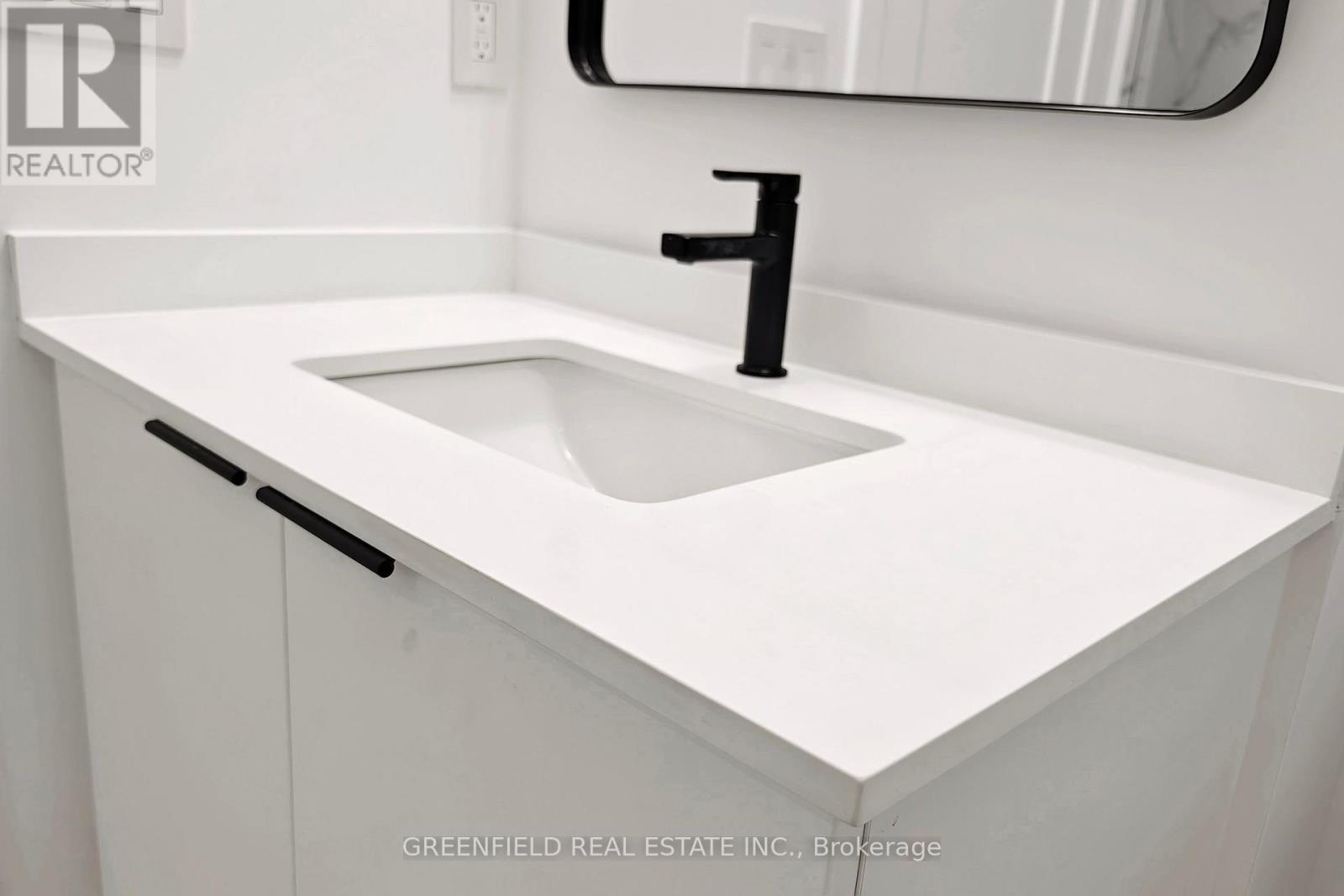 Upper - 168 Pearson Avenue, Toronto, ON - Photo Showing Bathroom