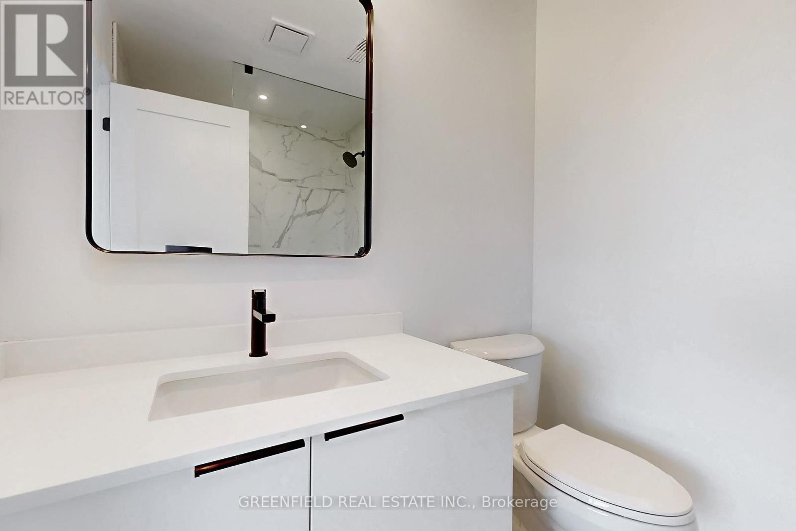 Upper - 168 Pearson Avenue, Toronto, ON - Indoor Photo Showing Bathroom