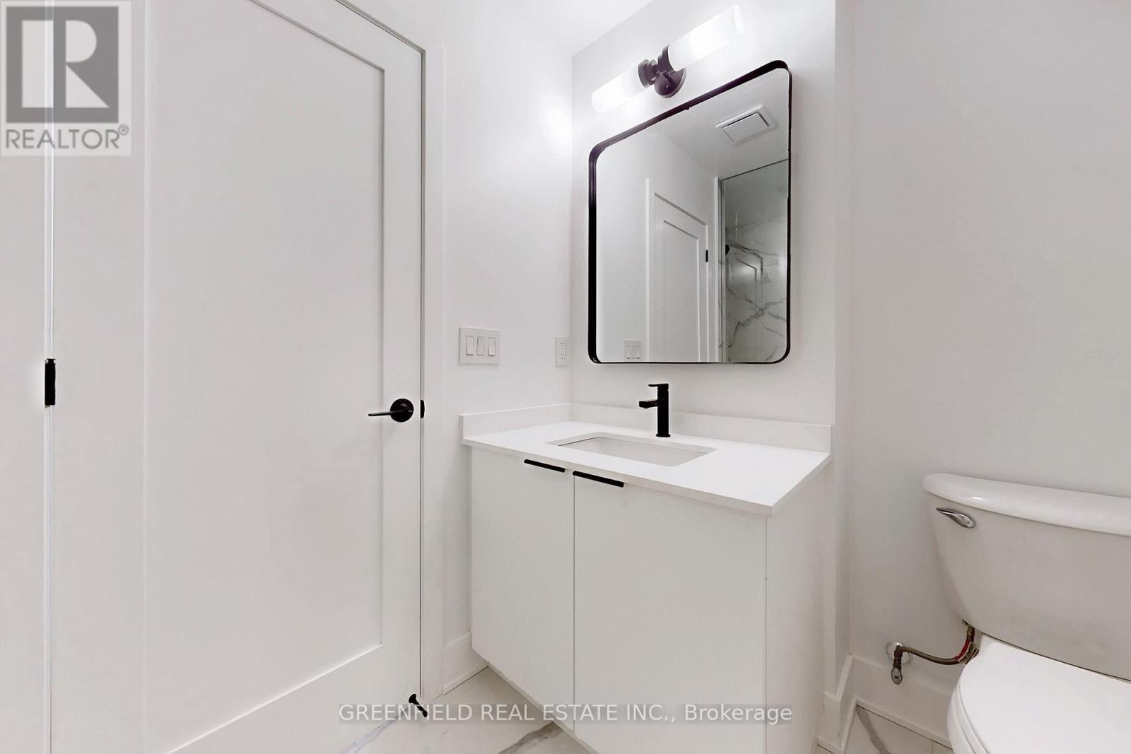 Upper - 168 Pearson Avenue, Toronto, ON - Indoor Photo Showing Bathroom