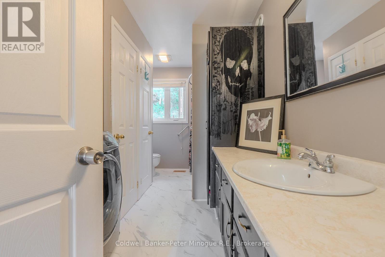 54 Lakeshore Drive, Temagami, ON - Indoor Photo Showing Bathroom