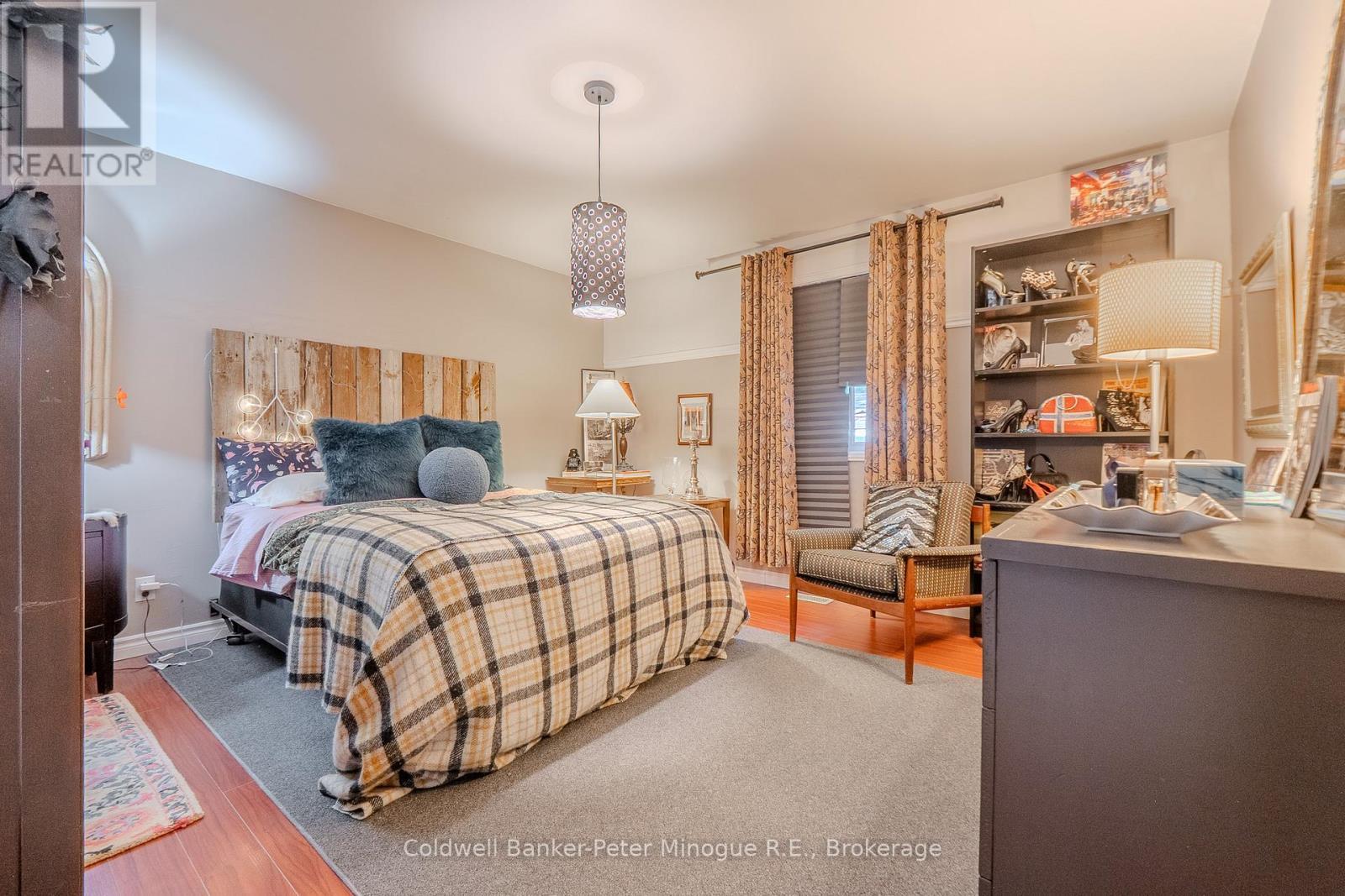 54 Lakeshore Drive, Temagami, ON - Indoor Photo Showing Bedroom