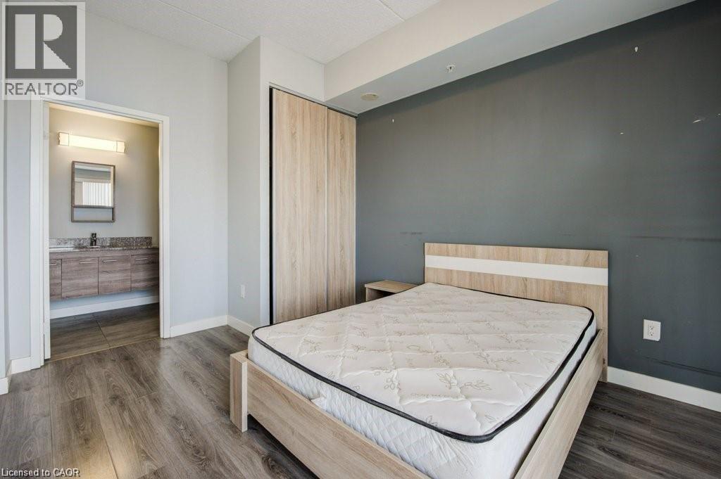 318 Spruce Street Unit# 1806, Waterloo, ON - Indoor Photo Showing Bedroom