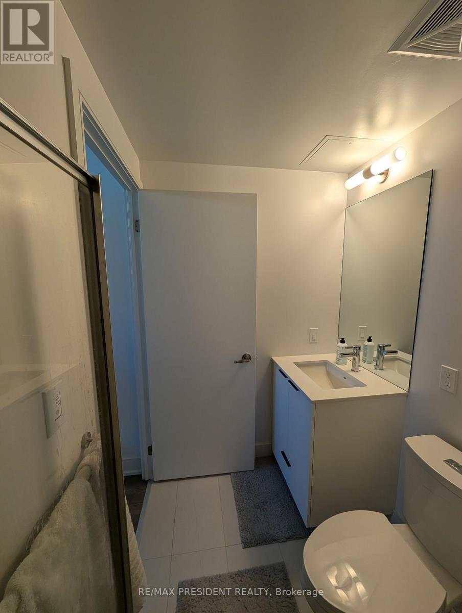 1207 - 1350 Ellesmere Road, Toronto, ON - Indoor Photo Showing Bathroom