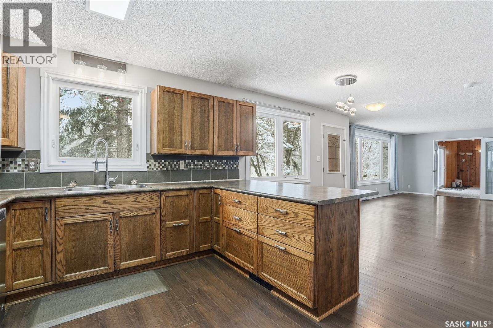 5 Heritage Place, Hepburn, SK - Indoor Photo Showing Kitchen With Double Sink