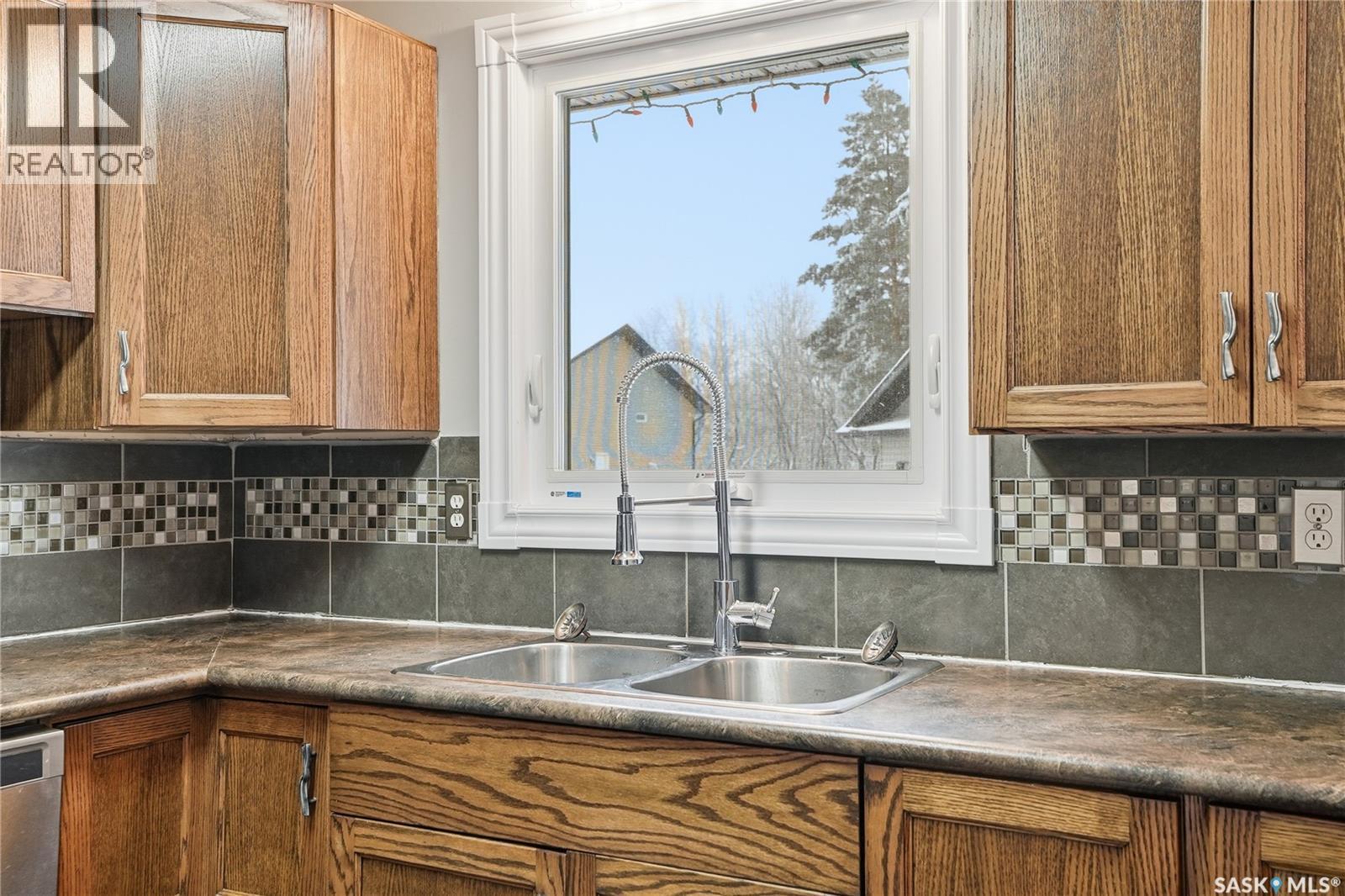 5 Heritage Place, Hepburn, SK - Indoor Photo Showing Kitchen With Double Sink