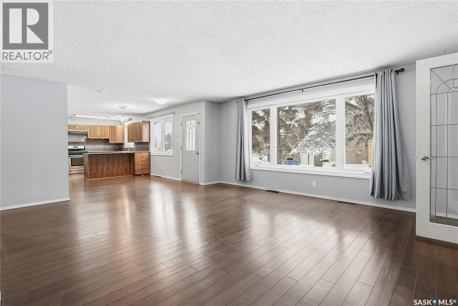 5 Heritage Place, Hepburn, SK - Indoor Photo Showing Living Room